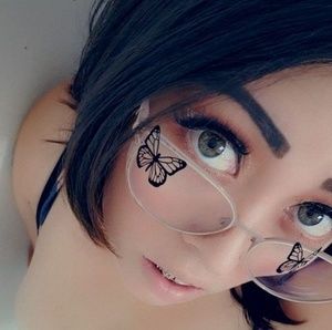 Meet your Posher, Desiree